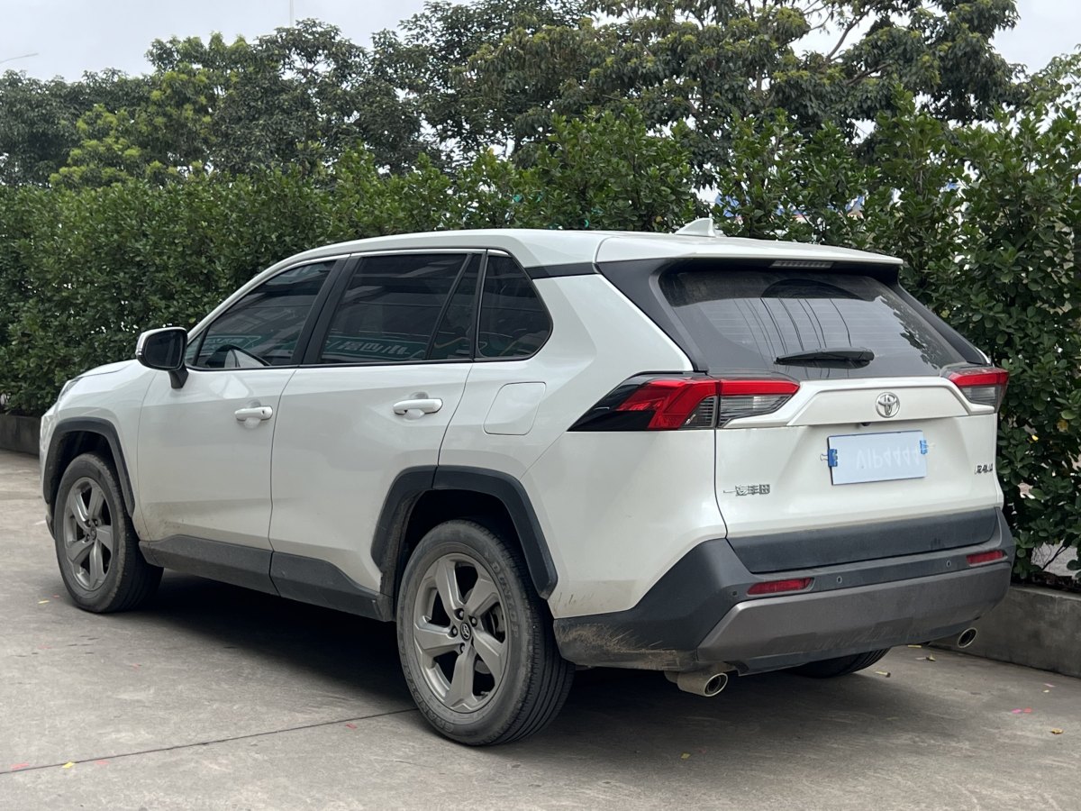 豐田 RAV4  2018款 榮放 2.0L CVT兩驅(qū)風(fēng)尚版圖片