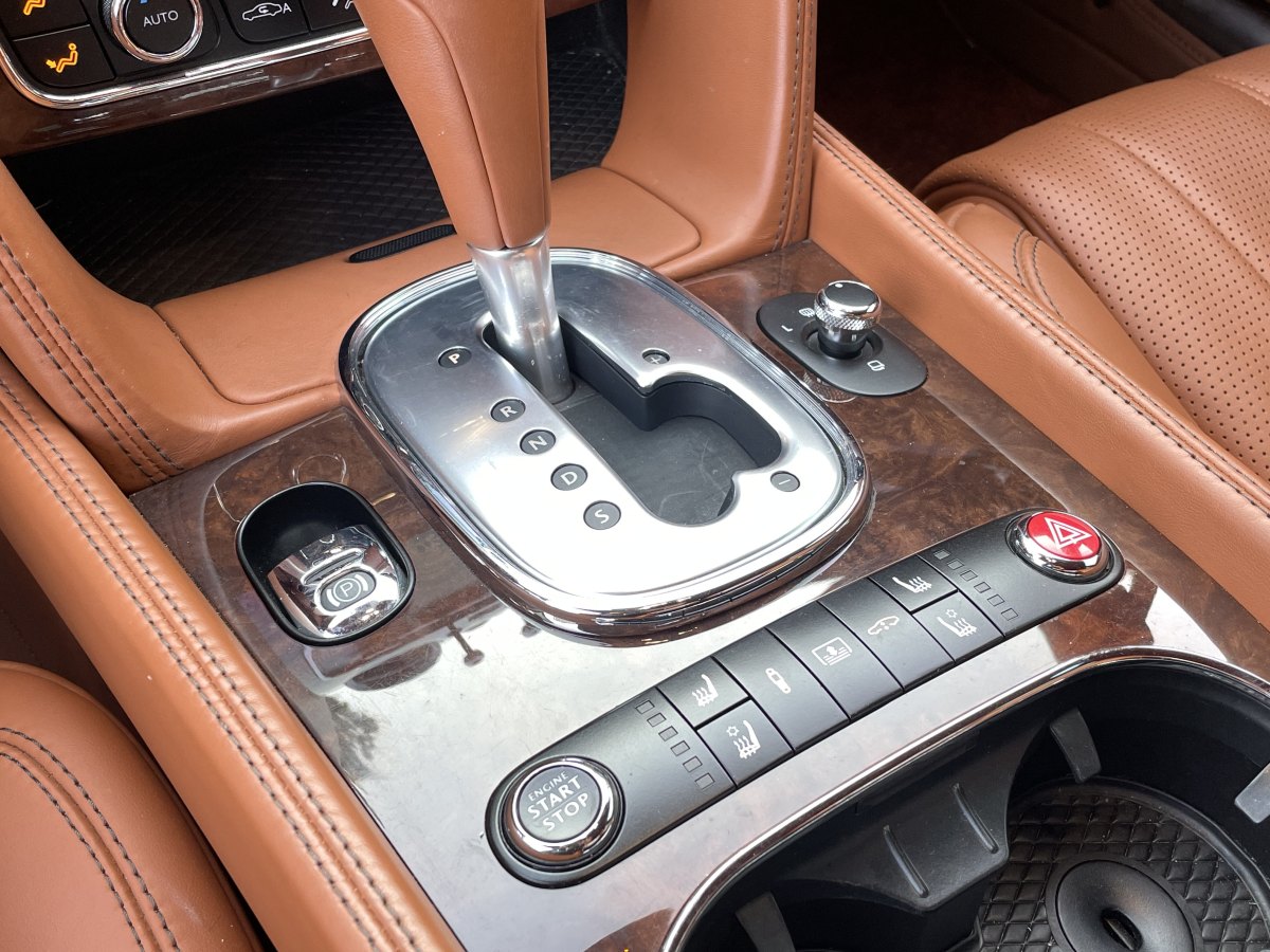 宾利 飞驰  2014款 4.0T V8 尊贵版图片