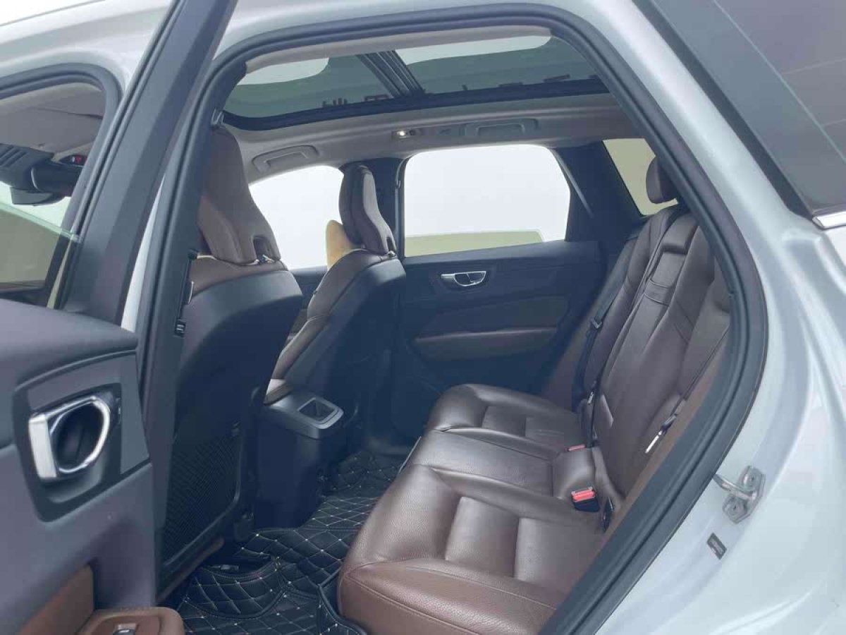 沃爾沃 XC60  2019款  T5 四驅(qū)智遠(yuǎn)版 國(guó)VI圖片