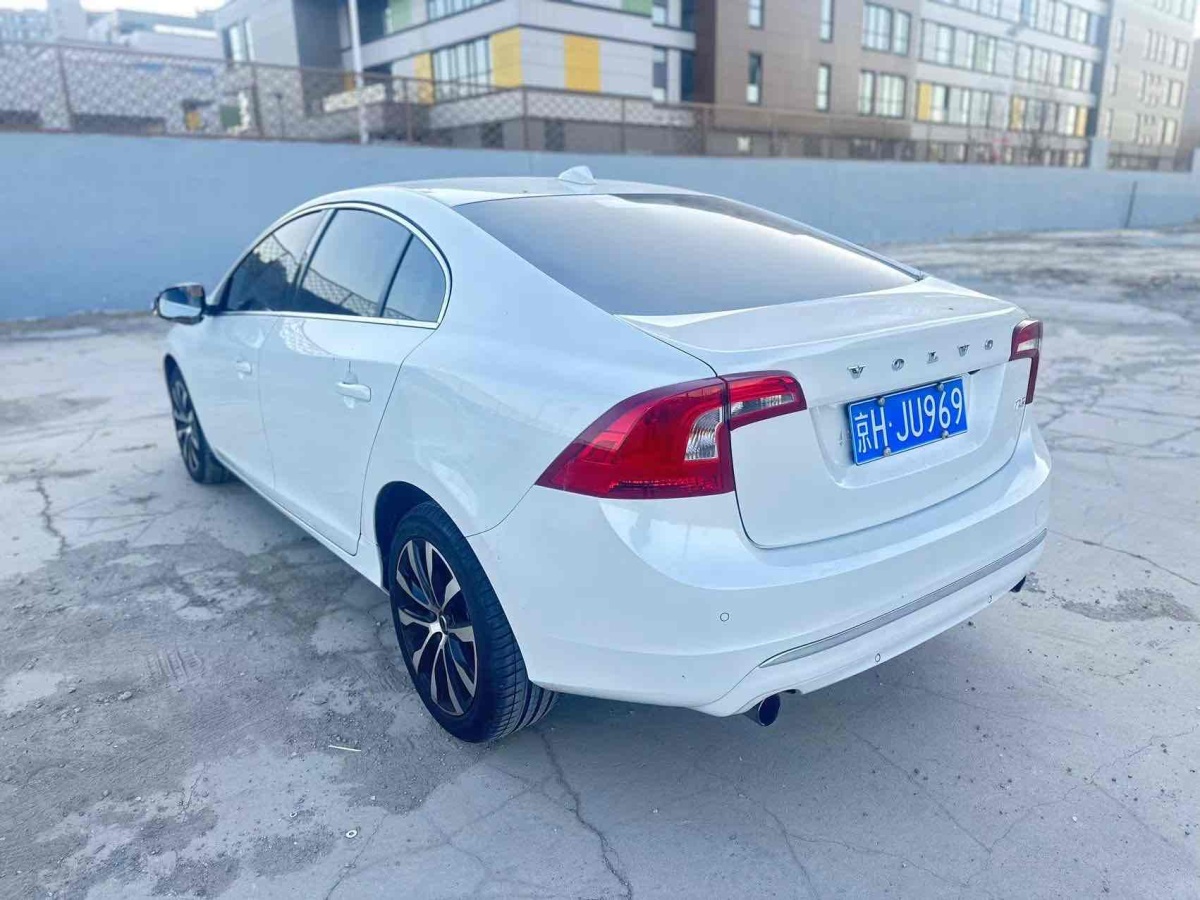 沃爾沃 S60  2014款 2.0T T5 個性運動版(改款)圖片