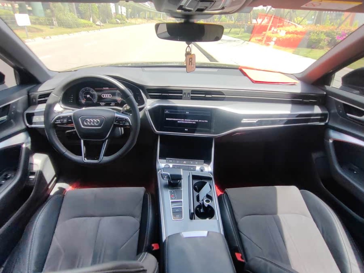 奧迪 奧迪A6L  2021款 40 TFSI 豪華動感型圖片