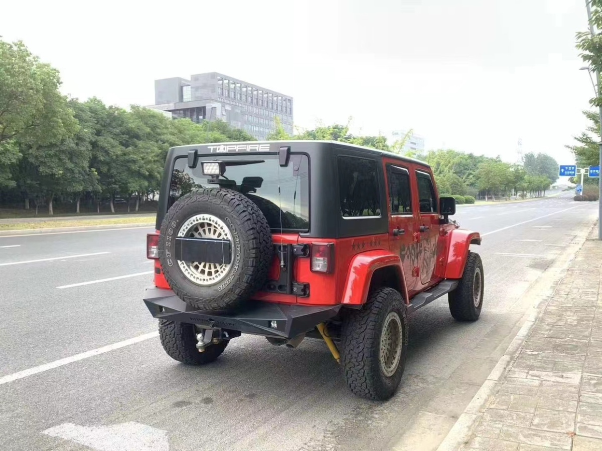 2018年5月Jeep 牧马人  2017款 3.0L Sahara 四门舒享版