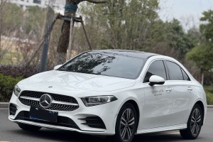 奔馳A級(jí) 奔馳 改款 A 180 L 運(yùn)動(dòng)轎車