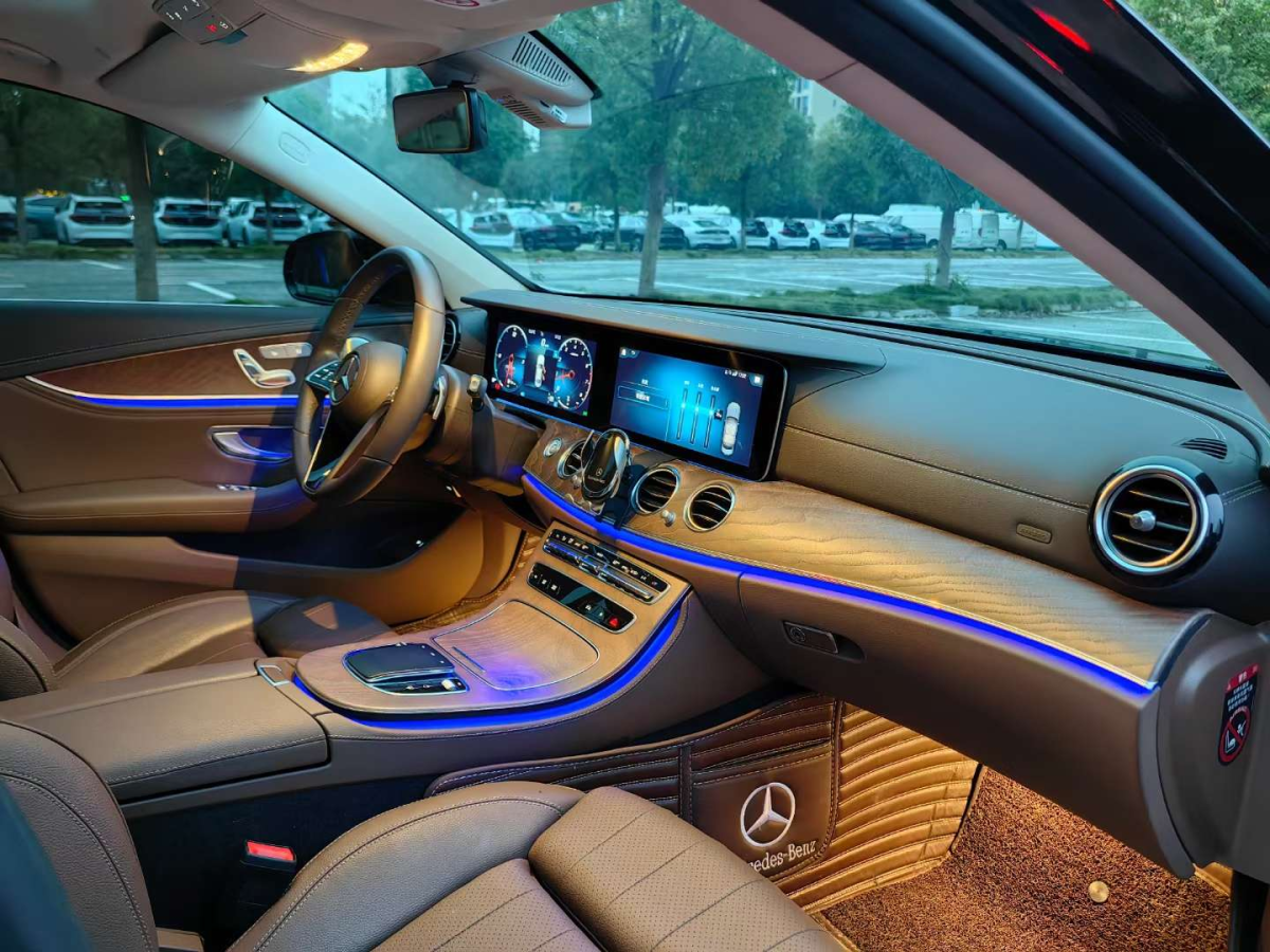 奔馳 奔馳E級(jí)  2022款 改款二 E 300 L 豪華型圖片