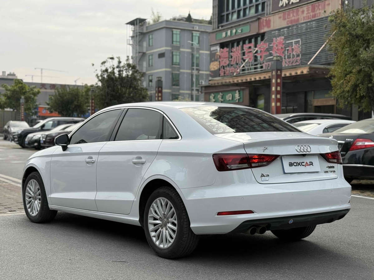 奧迪 奧迪A3  2016款 Limousine 35 TFSI 進(jìn)取型圖片