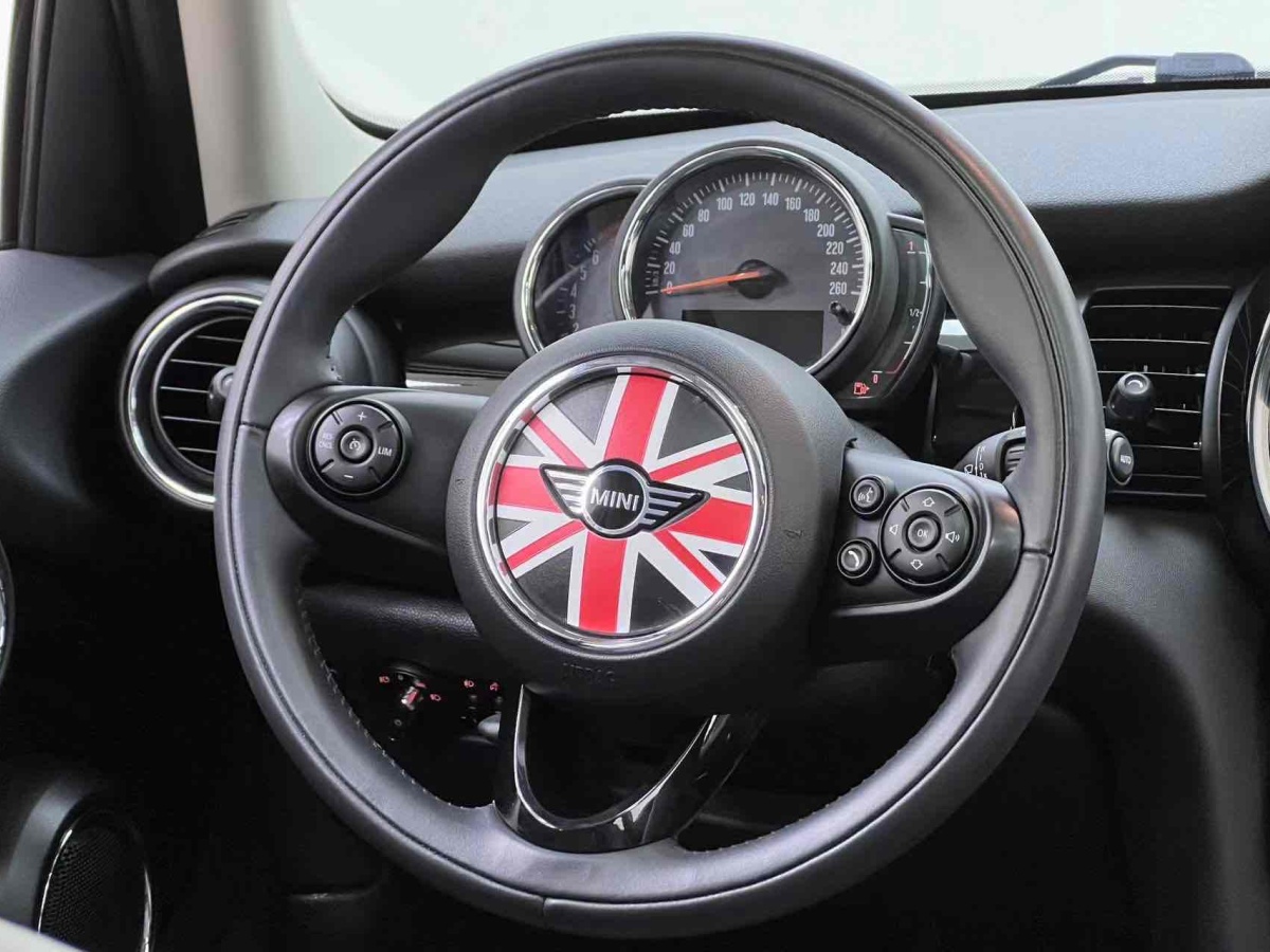 2020年12月MINI MINI  2020款 1.5T ONE 五門版