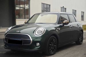 MINI MINI 1.5T COOPER 經(jīng)典派 五門版