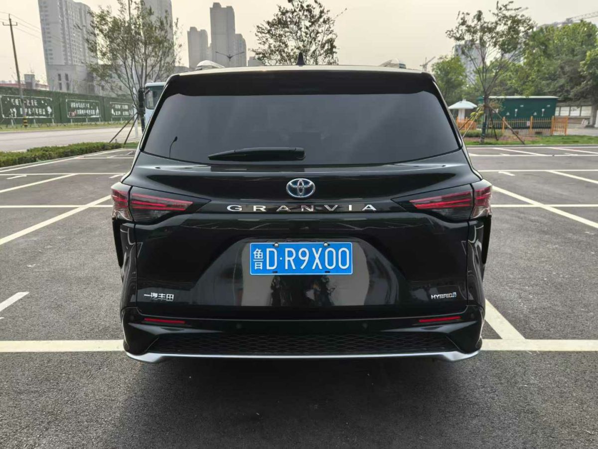 豐田 格瑞維亞  2024款 2.5L混動(dòng) 尊爵ULTRA版圖片