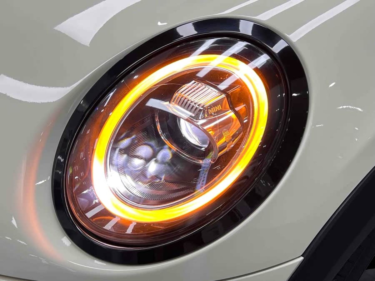 MINI MINI  2020款 1.5T COOPER 藝術(shù)家圖片