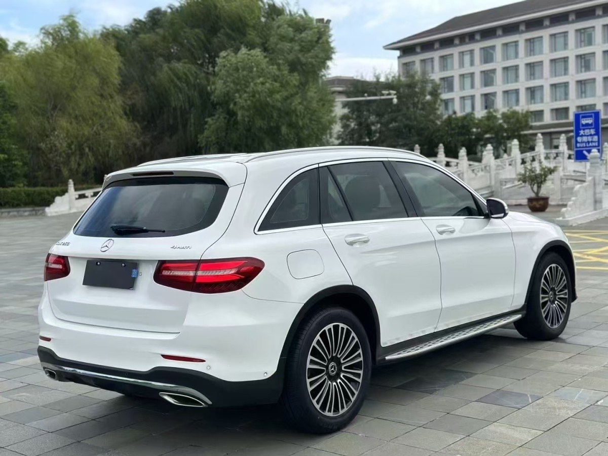 奔驰 奔驰GLC  2018款 改款 GLC 260 4MATIC 动感型图片