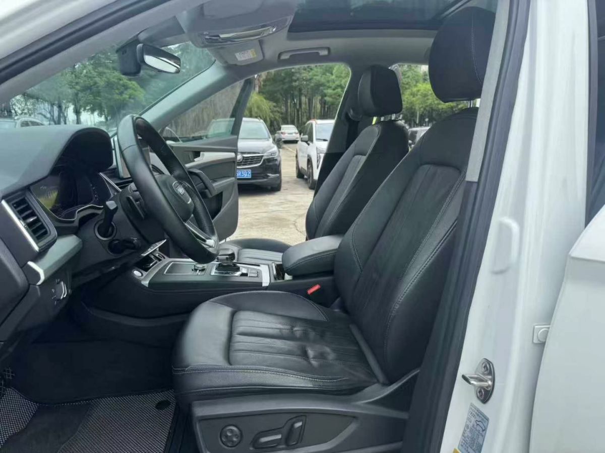 奧迪 奧迪Q3  2020款 35 TFSI 時(shí)尚動(dòng)感型圖片