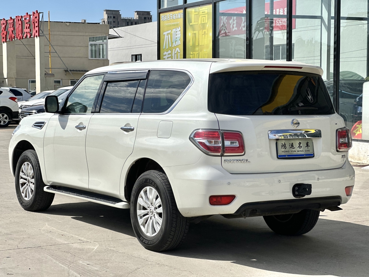 日產(chǎn) 途樂  2018款 4.0L 鉑金型圖片