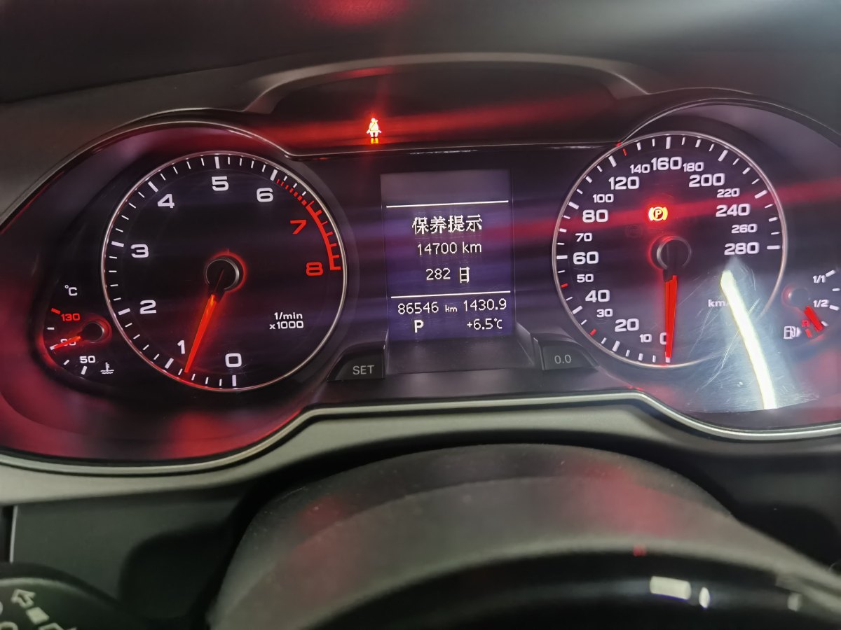 奧迪 奧迪A4L  2015款 35 TFSI 自動(dòng)舒適型圖片