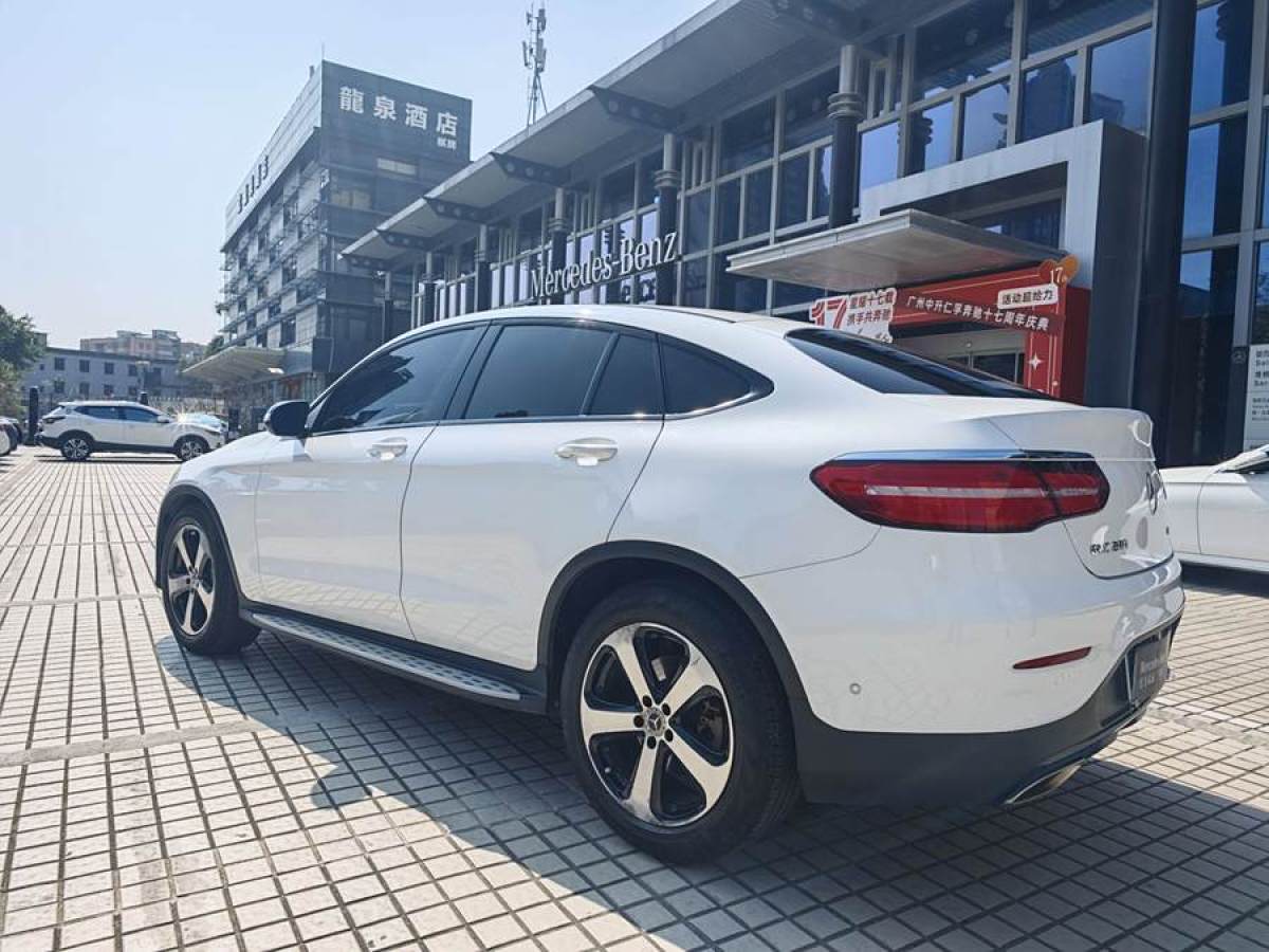 奔馳 奔馳GLC  2022款 改款 GLC 300 4MATIC 轎跑SUV圖片