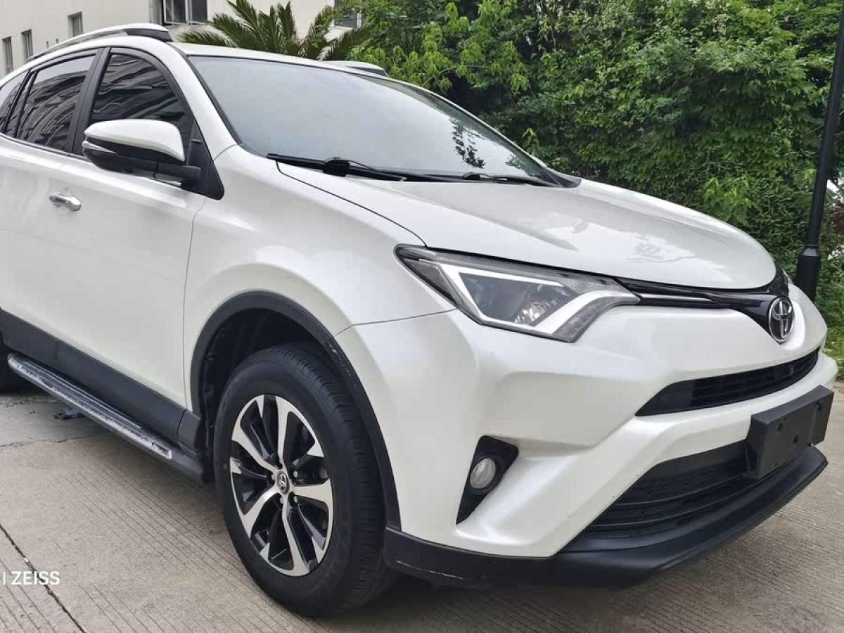 豐田 RAV4榮放  2016款 2.0L CVT兩驅(qū)風(fēng)尚版圖片