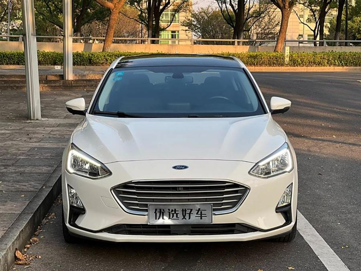 福特 ?？怂? 2019款 兩廂 EcoBoost 180 自動(dòng)鋒潮型圖片