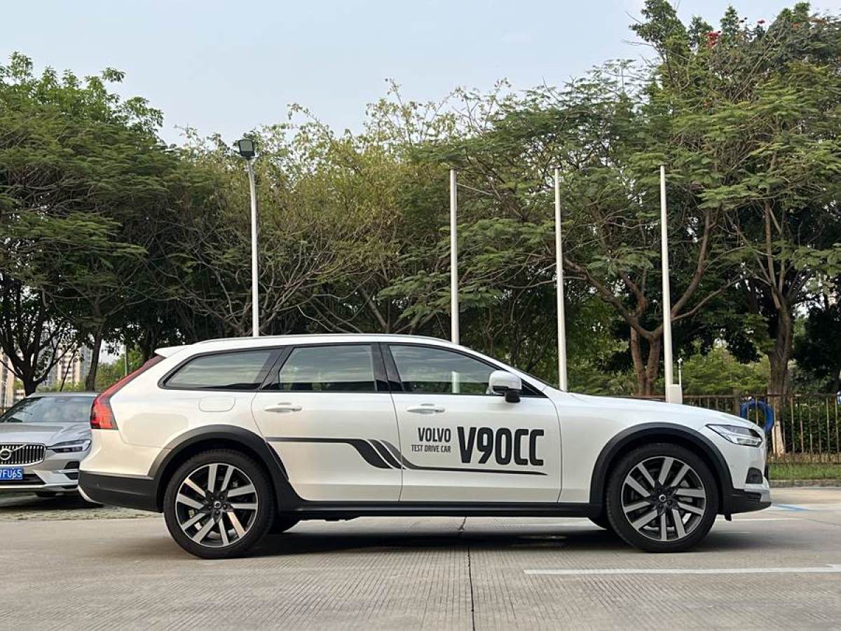 沃爾沃 V90  2022款 Cross Country B5 AWD 智尊版圖片