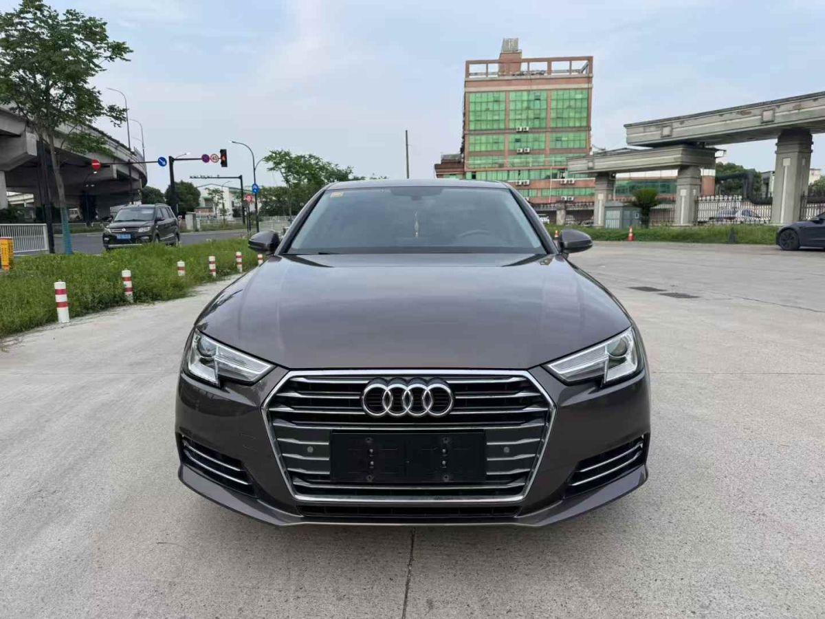 奧迪 奧迪A4L  2018款 30周年年型 30 TFSI 進(jìn)取型圖片