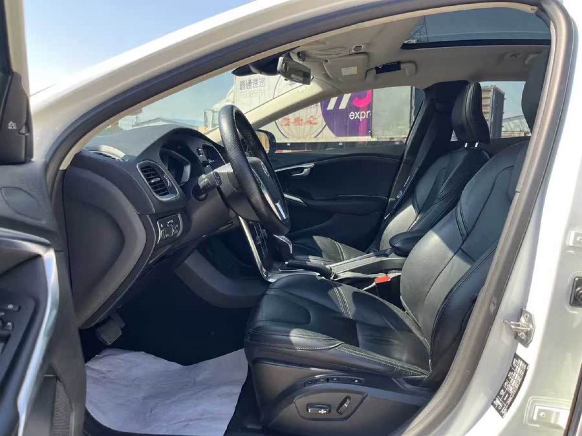 沃爾沃 V40  2015款 1.6T 智雅版圖片