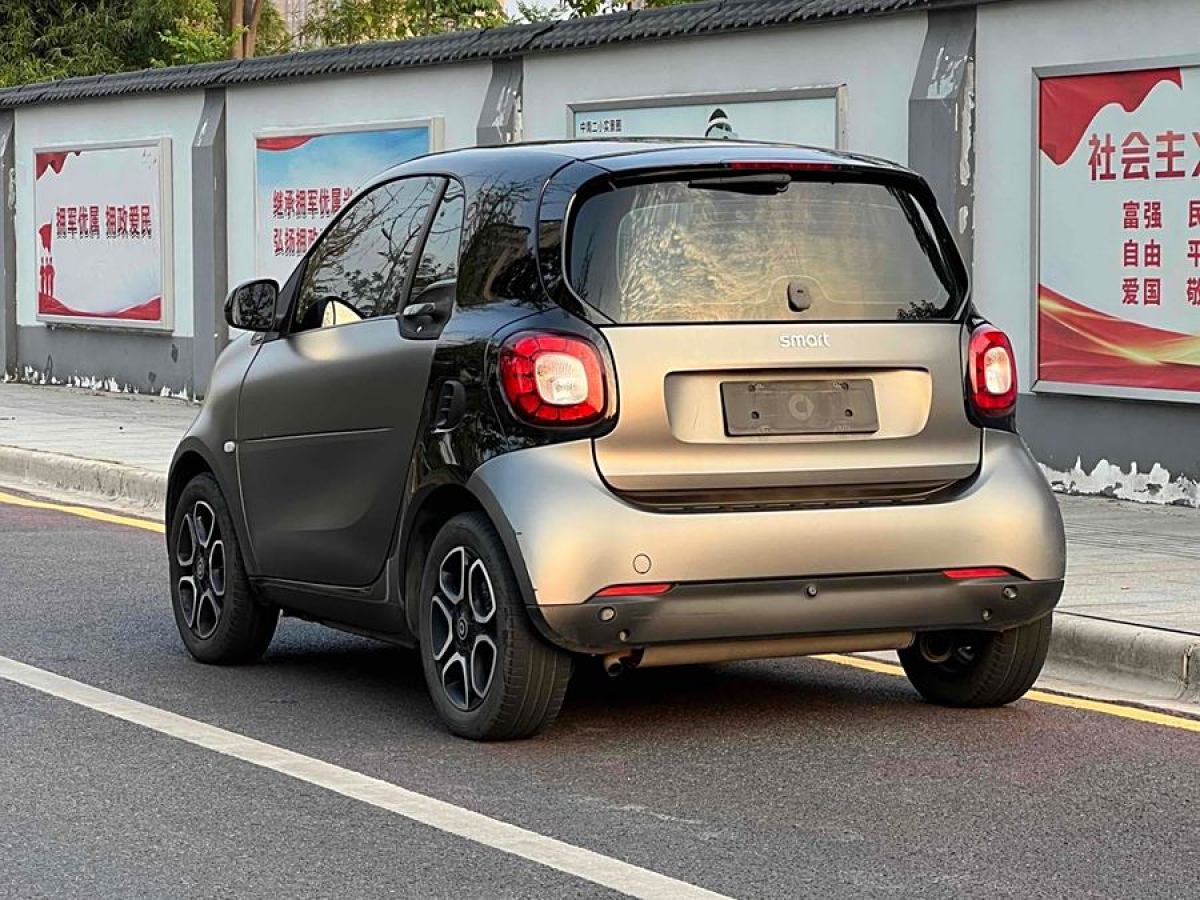 smart fortwo  2016款 0.9T 66千瓦硬頂先鋒版圖片