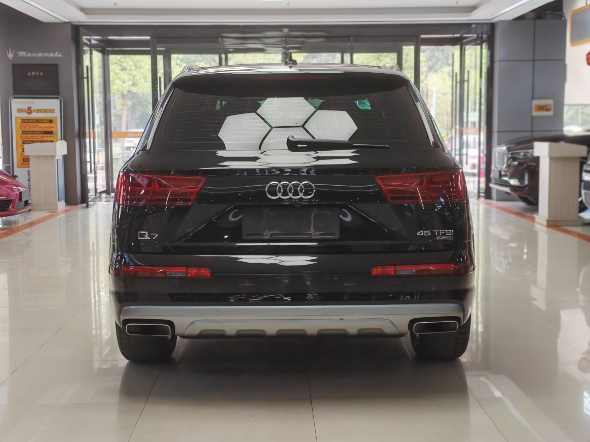 2017年9月奧迪 奧迪Q7  2016款 40 TFSI 舒適型