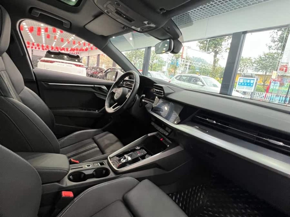 奧迪 奧迪A3  2023款 改款 A3L Limousine 35 TFSI 進(jìn)取致雅型圖片