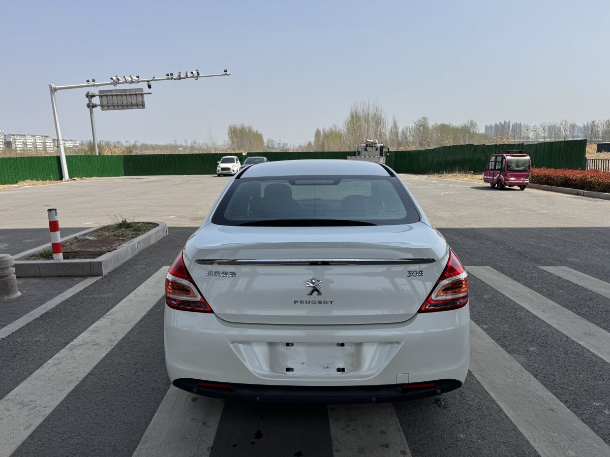 標(biāo)致 308  2014款 樂享版 經(jīng)典 1.6L 自動優(yōu)尚型圖片