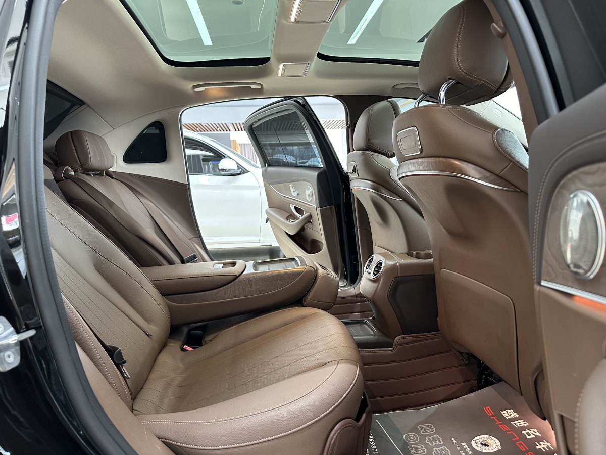 2019年1月奔驰 奔驰E级  2019款 改款 E 300 L 豪华型