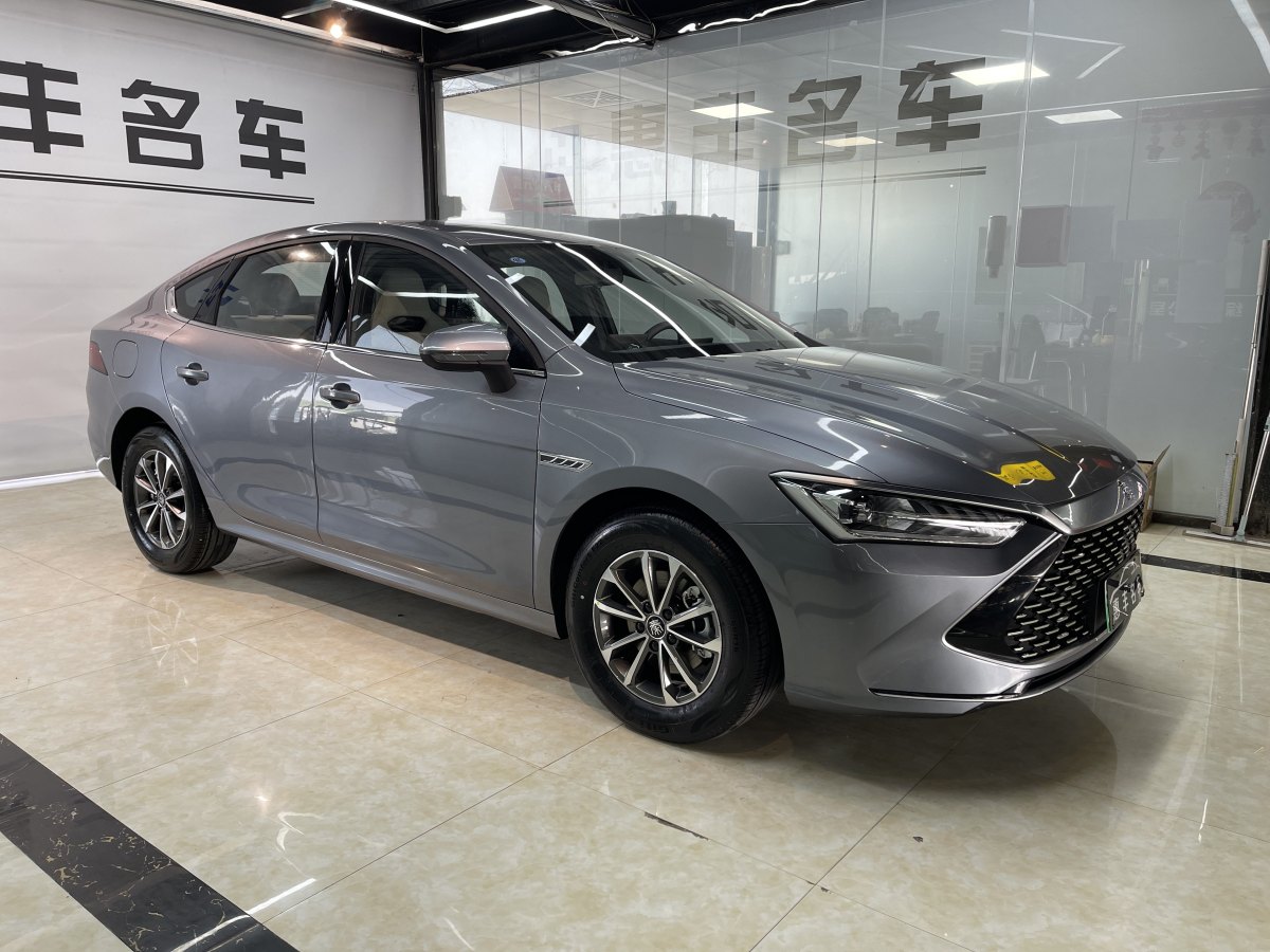 比亞迪 秦PLUS  2024款 榮耀版 DM-i 55KM領(lǐng)先型圖片