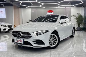 奔馳A級 奔馳 改款 A 200 L 運(yùn)動轎車動感型