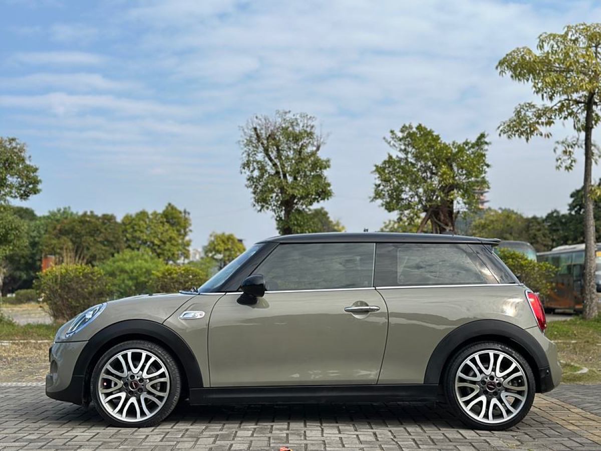 MINI MINI  2019款 2.0T COOPER S 藝術(shù)家圖片