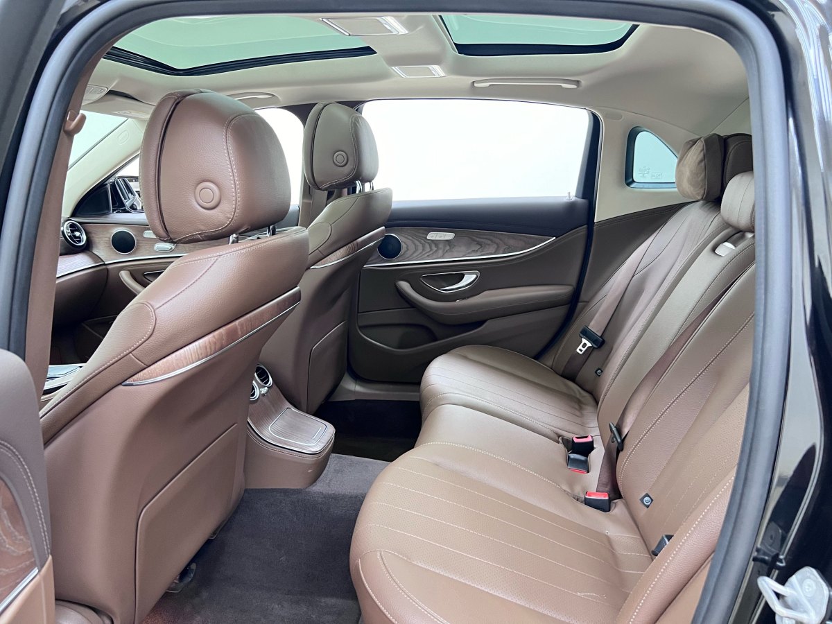 奔馳 奔馳E級(jí)  2023款 改款 E 300 L 時(shí)尚型圖片