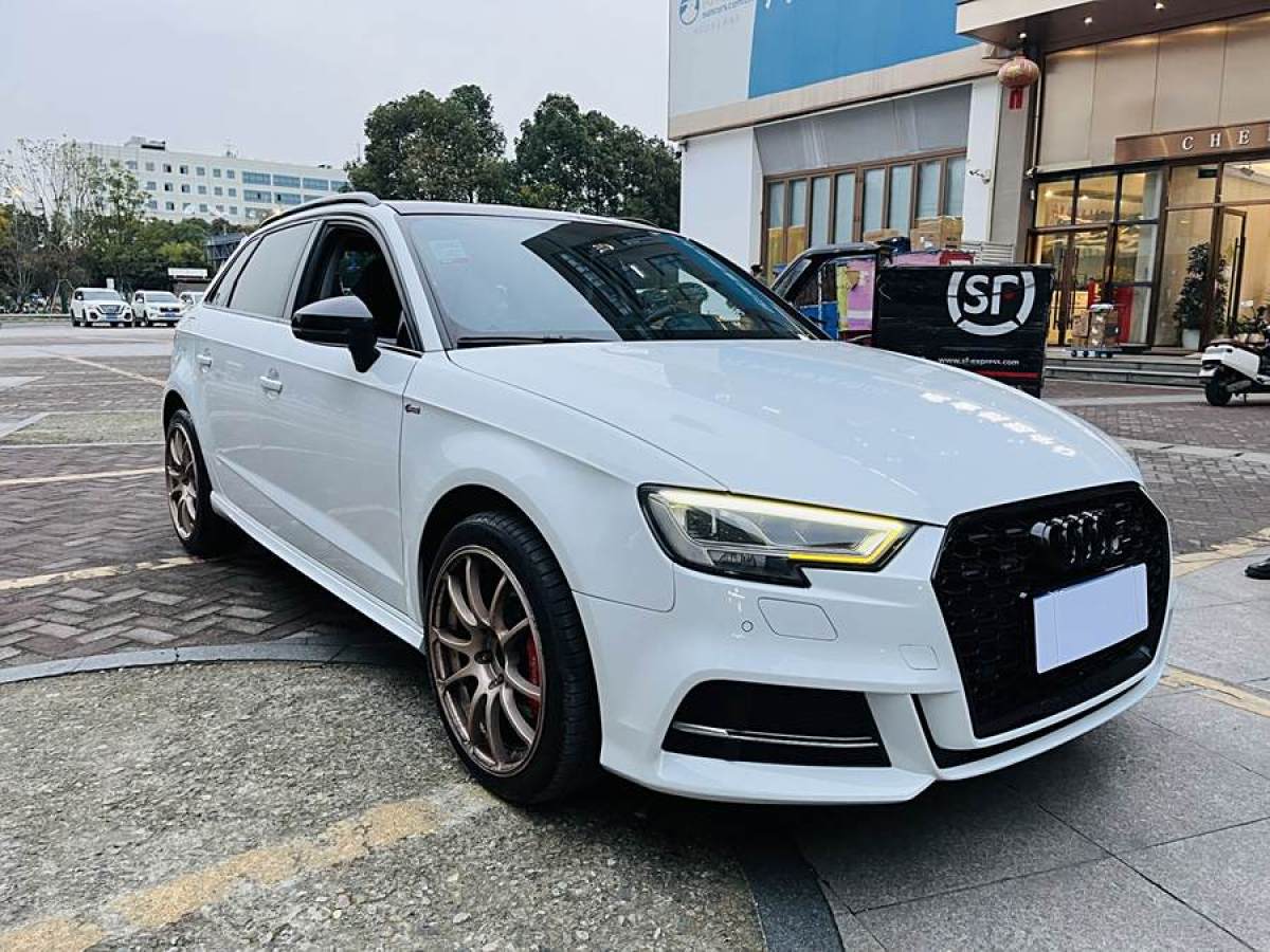 奧迪 奧迪A3  2017款 Sportback 40 TFSI 風(fēng)尚型圖片