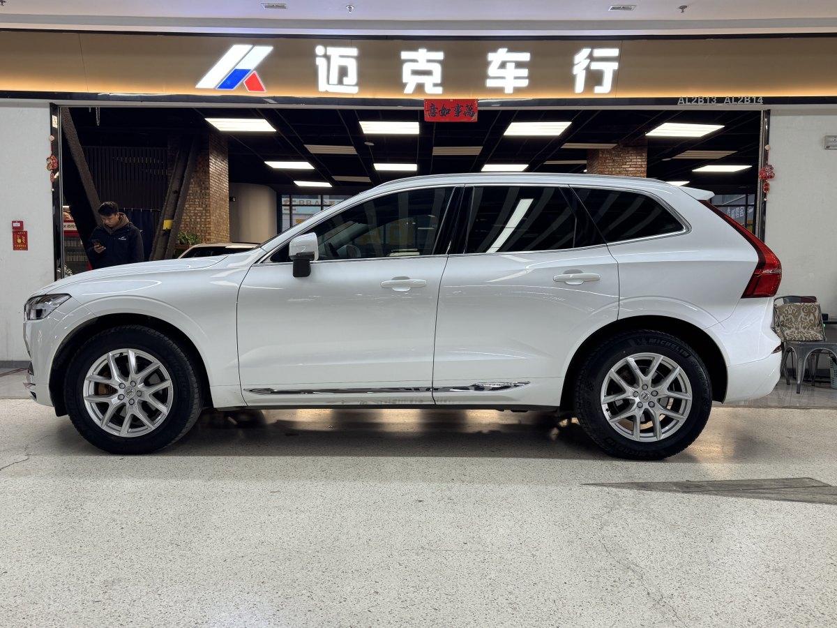 沃爾沃 XC60  2020款 T5 四驅(qū)智逸豪華版圖片