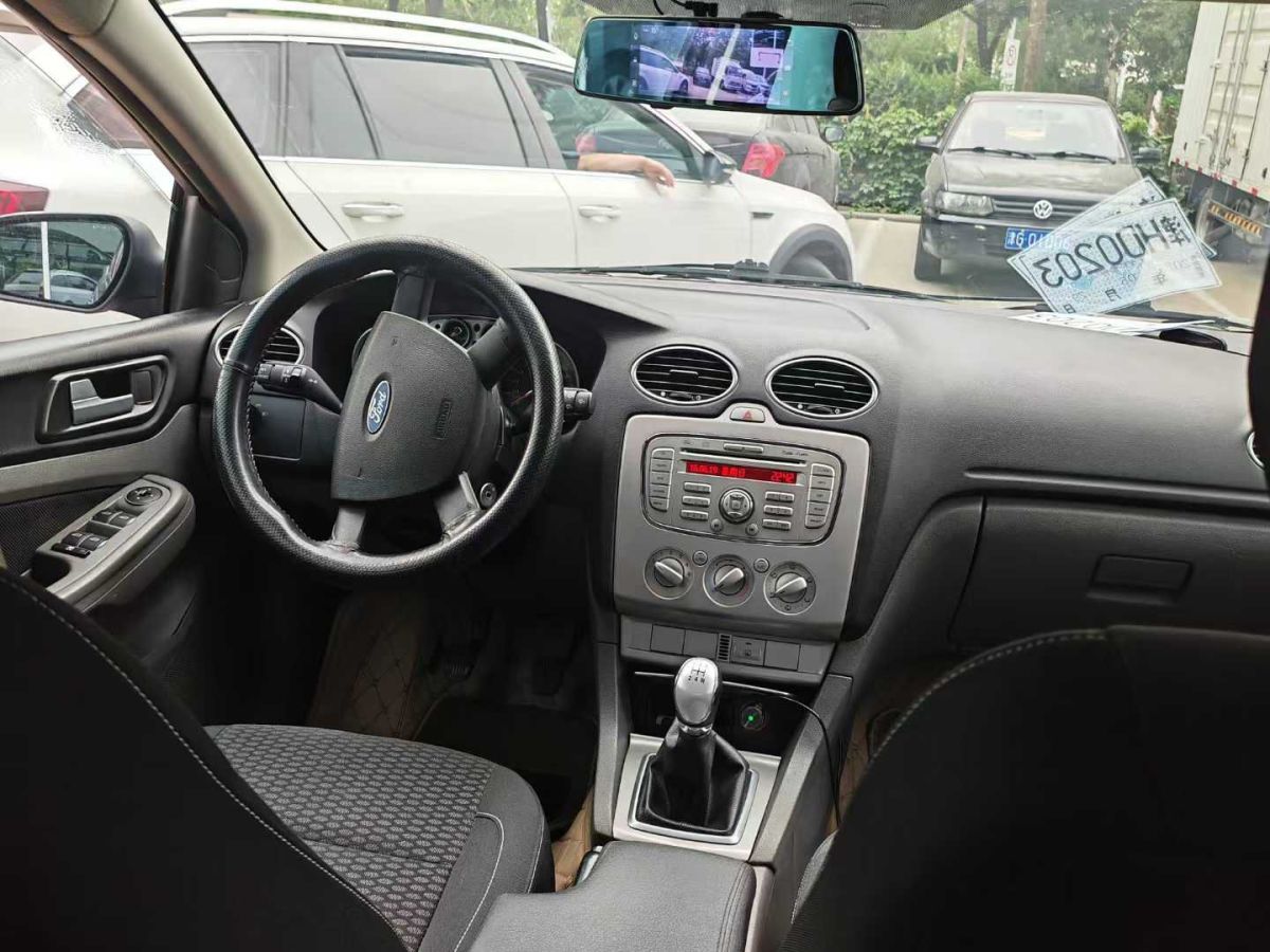 福特 新世代全順  2013款 2.4T柴油普通型后雙胎加長軸中頂國III圖片