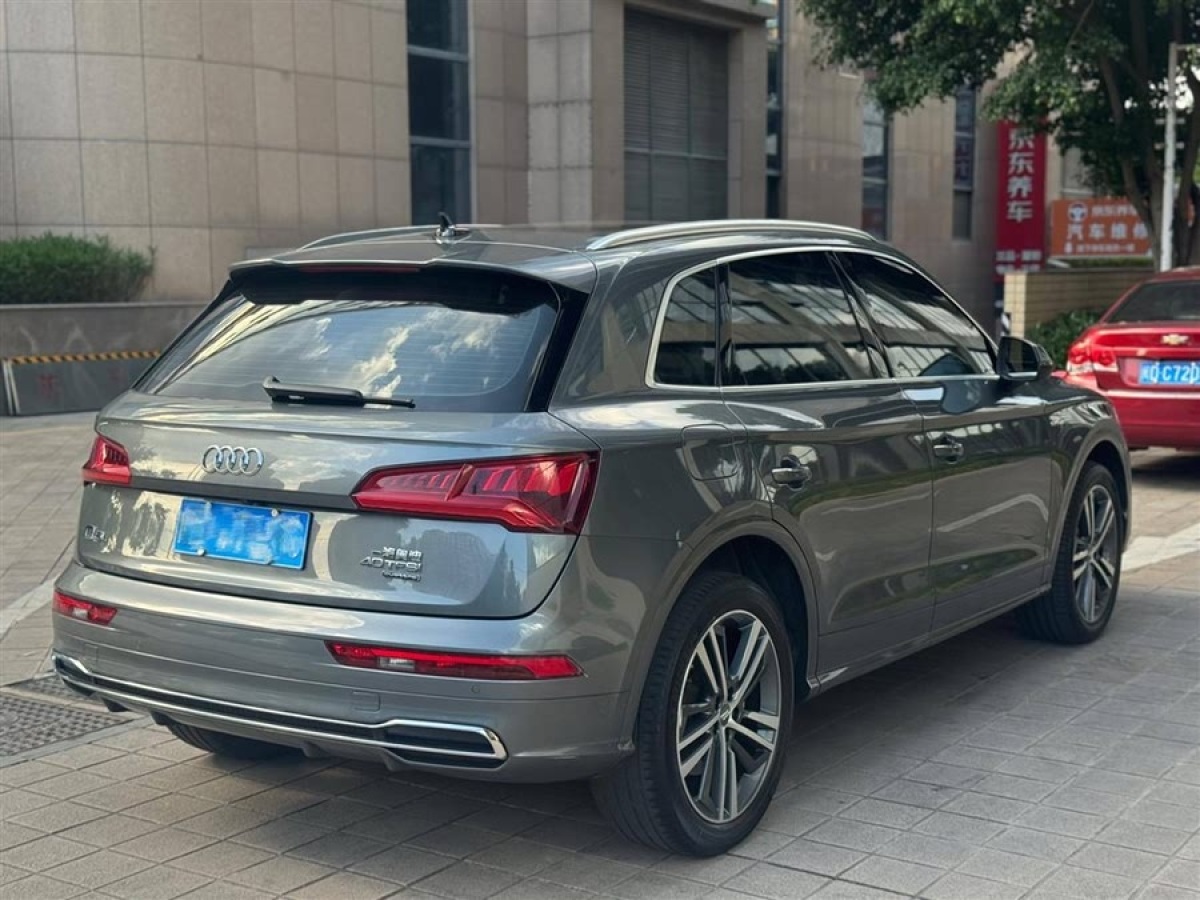 奧迪 奧迪Q5L  2020款 改款 40 TFSI 榮享時(shí)尚型圖片