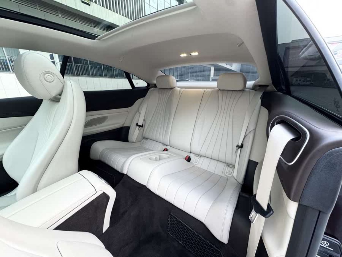 奔馳 奔馳E級(jí)  2019款 E 200 轎跑車圖片