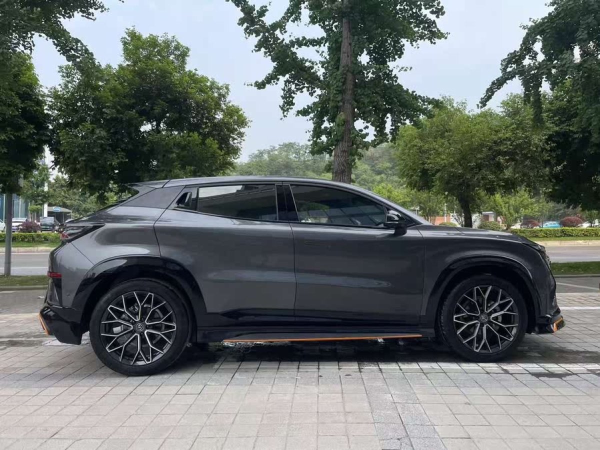 長(zhǎng)安 UNI-T  2023款 第二代 1.5T 尊享型圖片