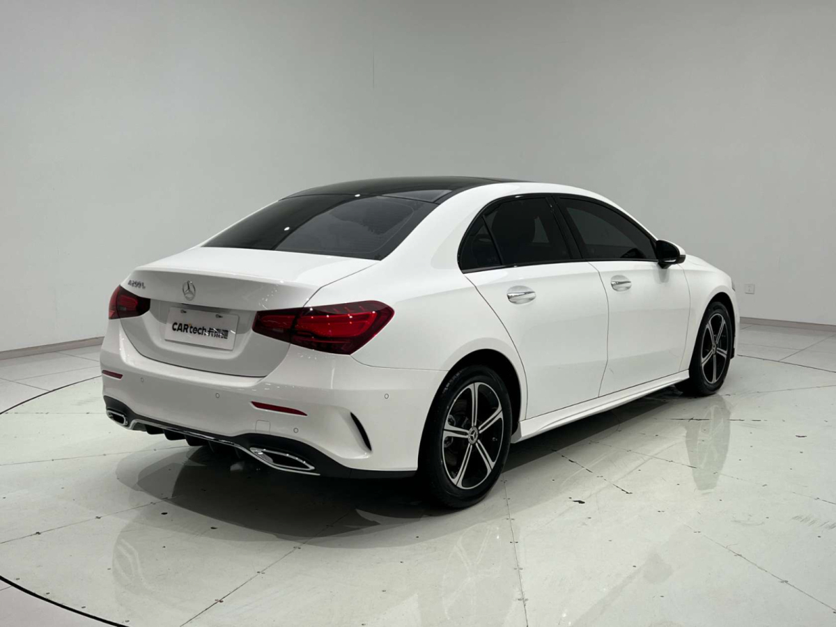 奔馳 奔馳A級(jí)  2023款 A 200 L 時(shí)尚型圖片