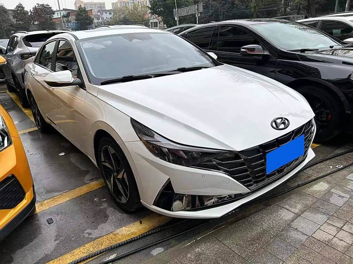 現(xiàn)代 伊蘭特  2022款 1.5L CVT LUX尊貴版圖片