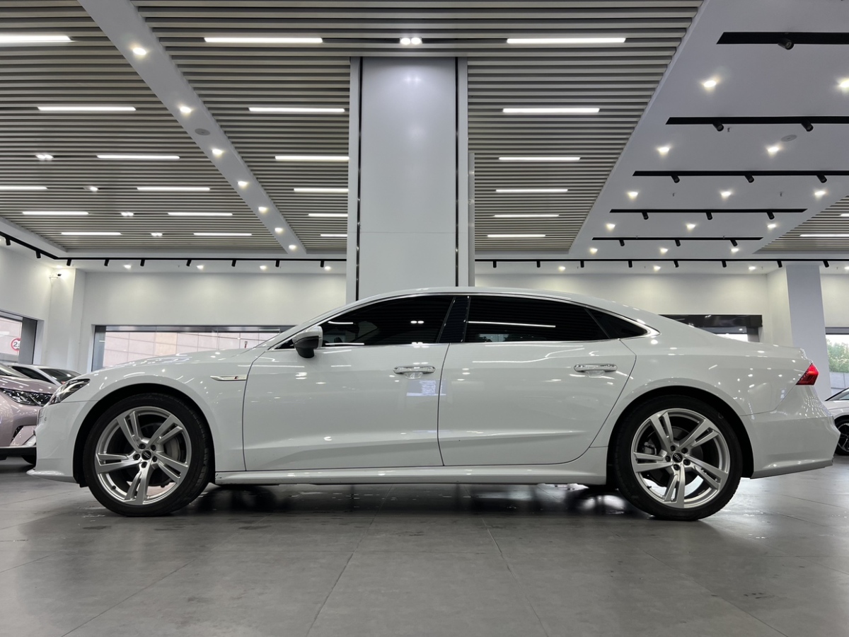 奧迪 奧迪A7L  2022款 45 TFSI S-line 筑夢未來版圖片