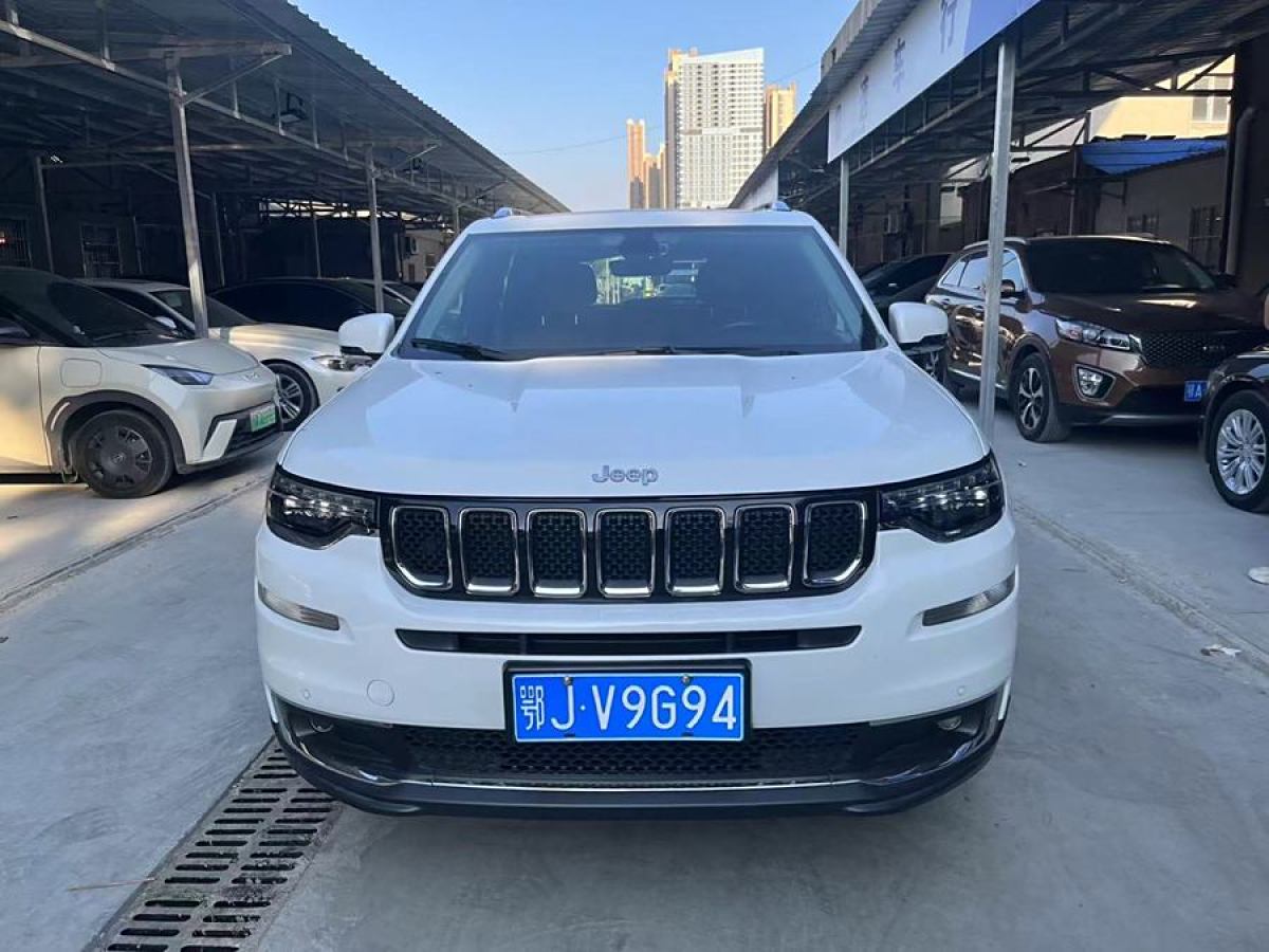 Jeep 大指揮官  2020款 2.0T 兩驅(qū)精英版圖片