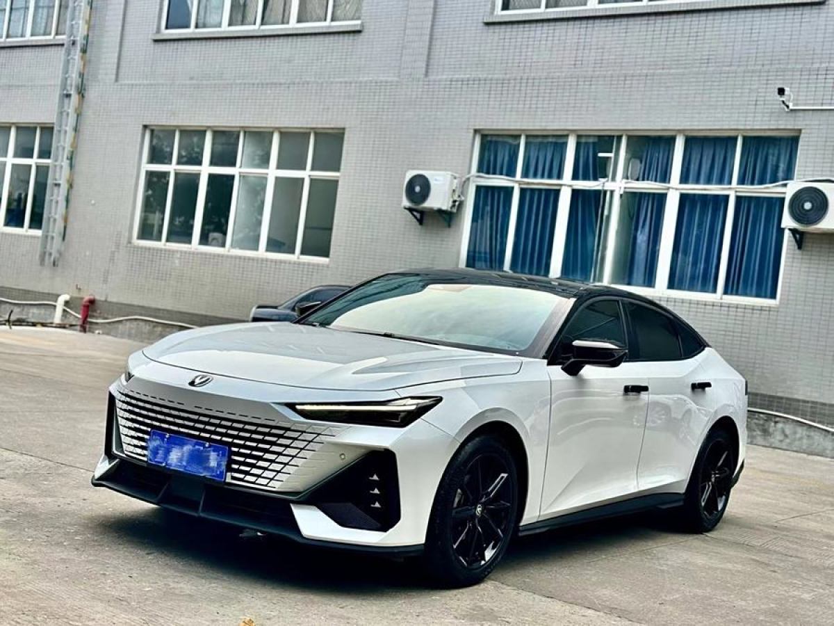 長安 長安UNI-V  2023款 1.5T 尊貴型圖片