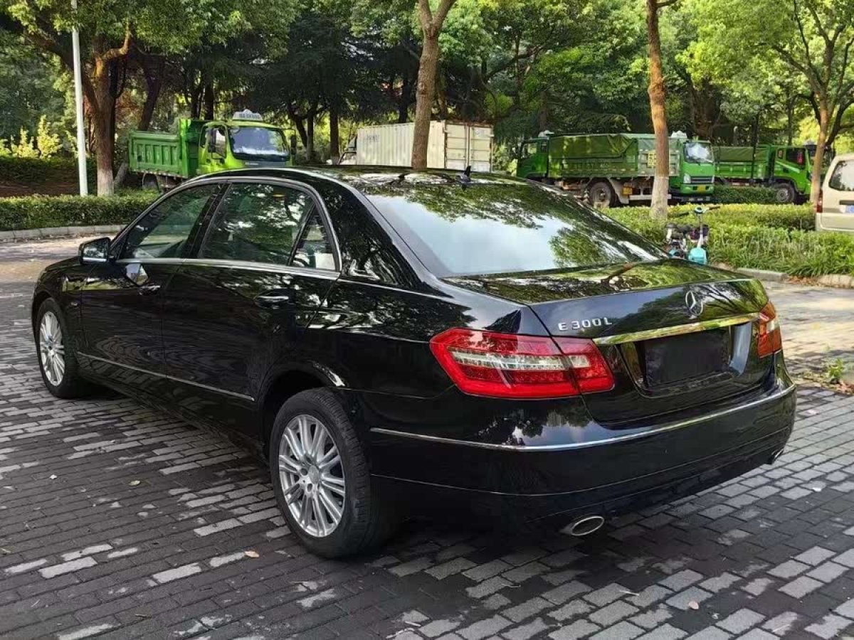 奔馳 奔馳E級  2011款 E 300 L 優(yōu)雅型圖片