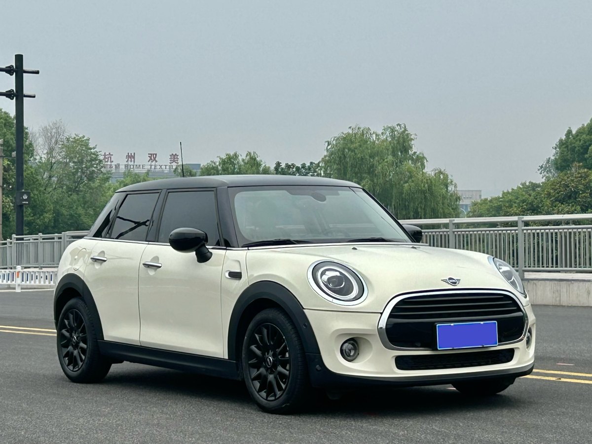 MINI MINI  2021款 1.5T COOPER 經(jīng)典派 五門版圖片