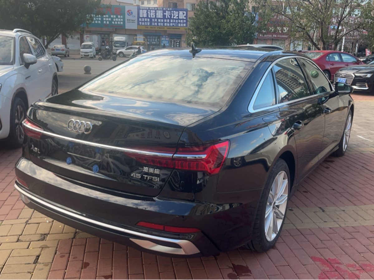 奧迪 奧迪A6L  2024款 45 TFSI 臻選動感型圖片