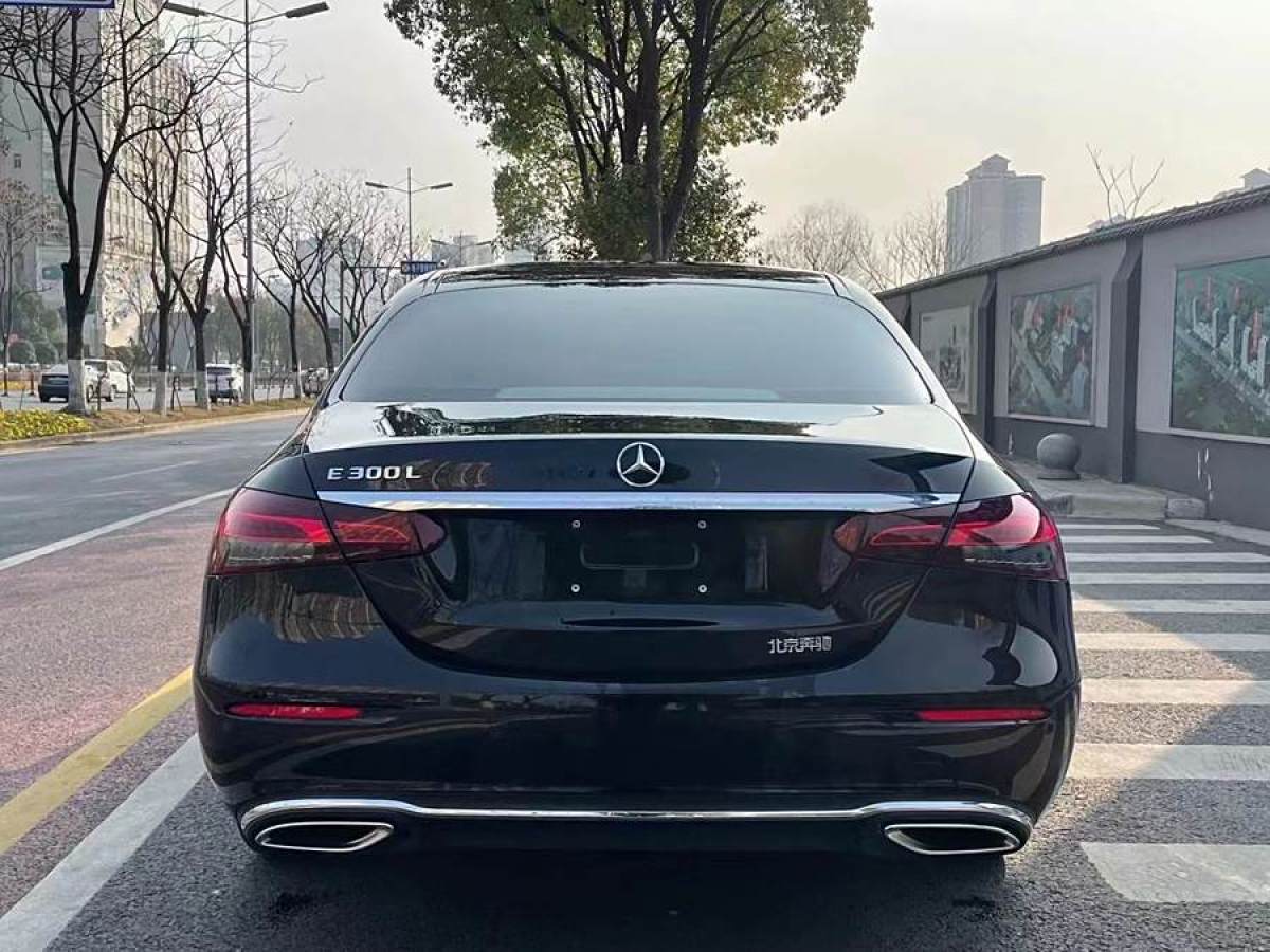 奔馳 奔馳E級  2022款 改款 E 300 L 豪華型圖片