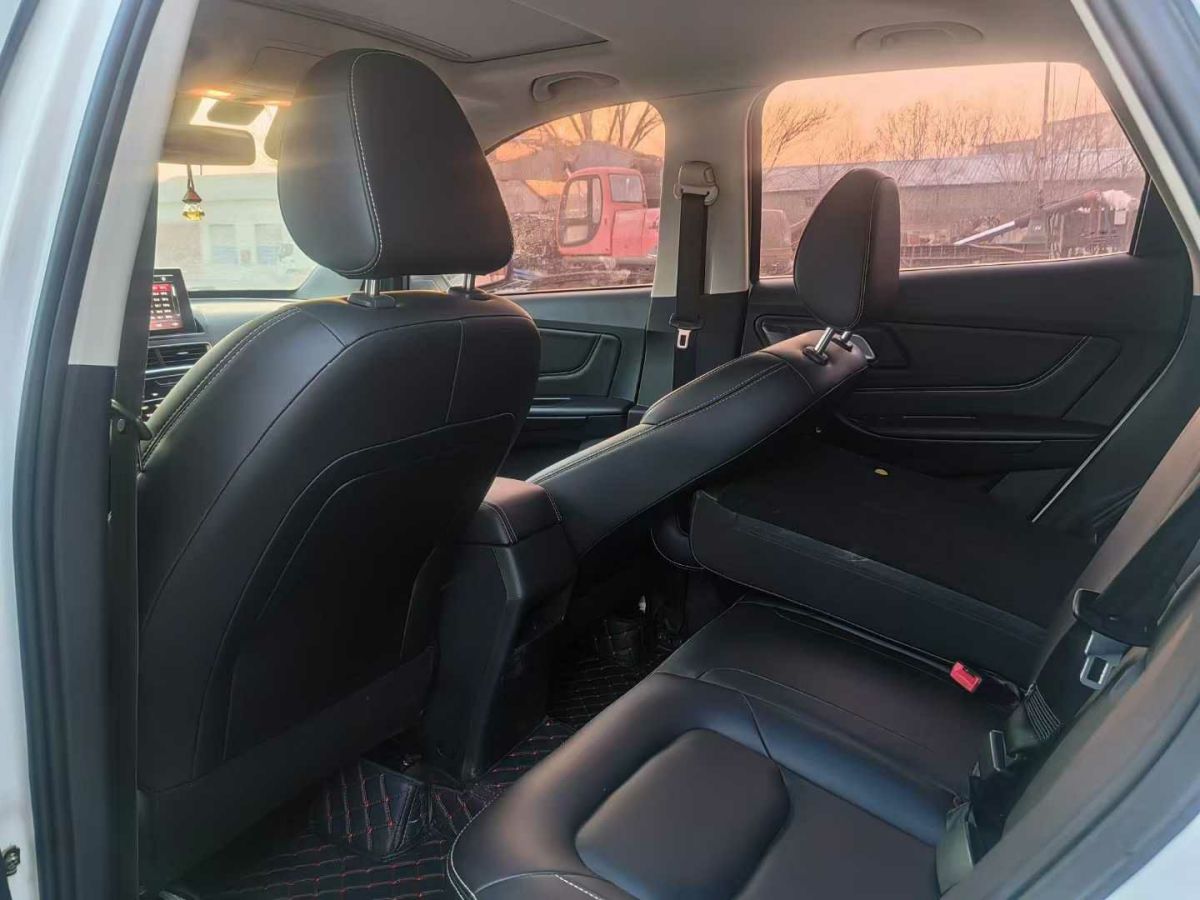 奔騰 X40  2019款 1.6L 自動互聯(lián)智能版圖片