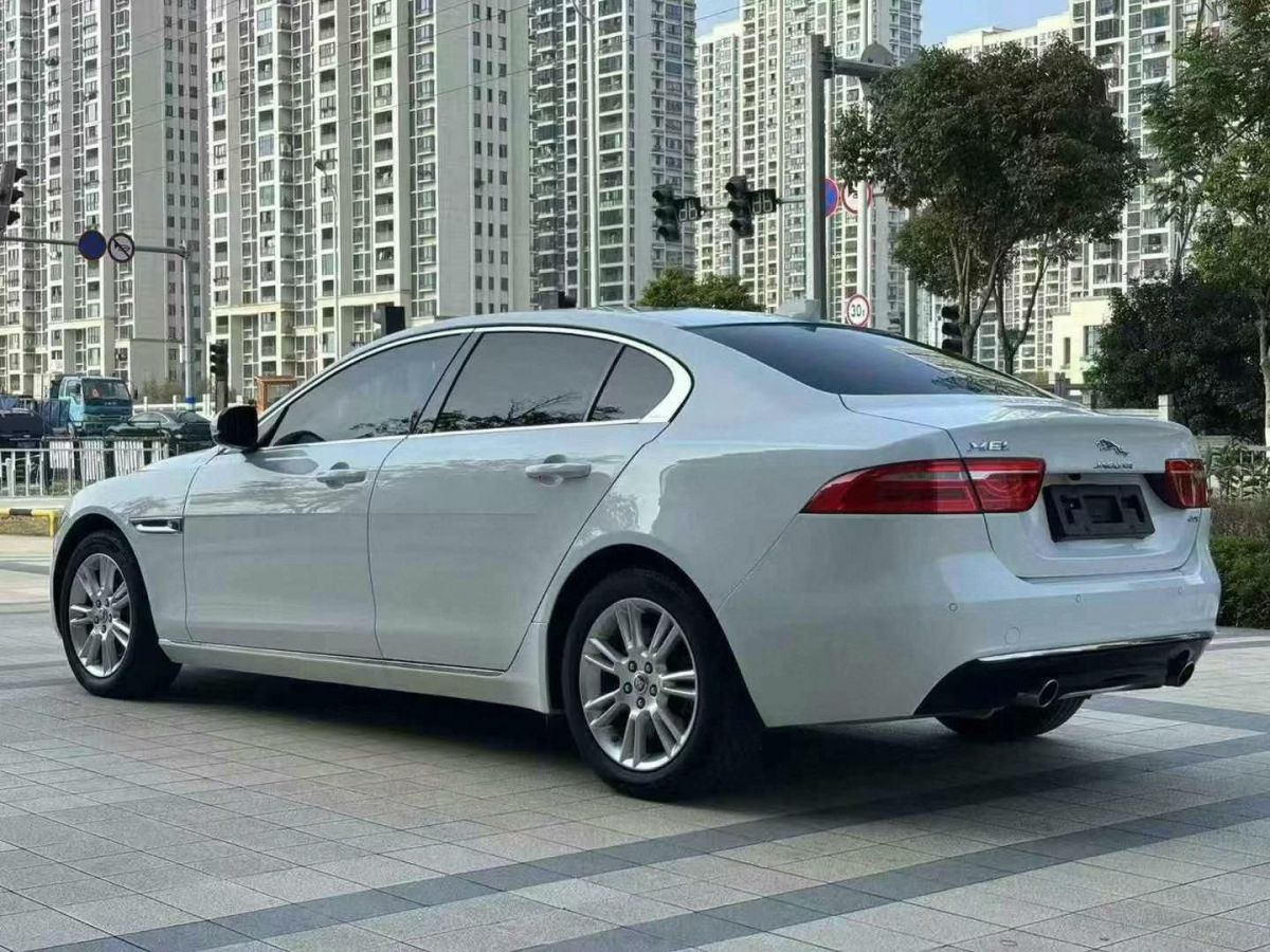 捷豹 XE  2019款 2.0T 300PS 四驅(qū)Landmark Edition圖片