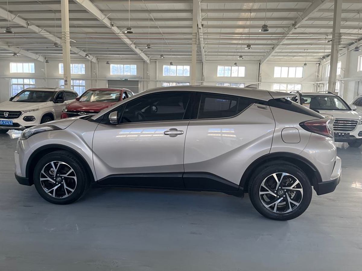 豐田 C-HR  2020款 2.0L 豪華版圖片